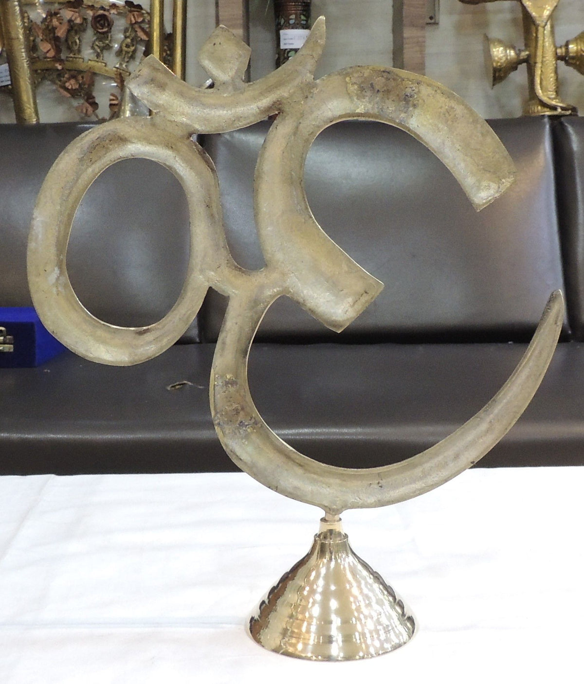 Brass Home Decorative Standing Om With Base 1*3.5*12.5 Inch (F785 I)