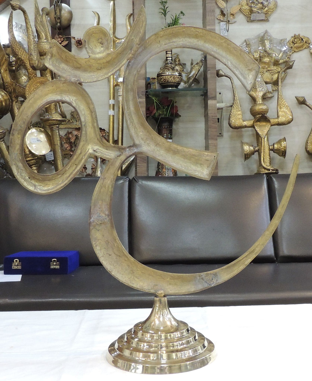 Brass Home Decor Standing Om - 20*7.5*24 Inch (F785 O)