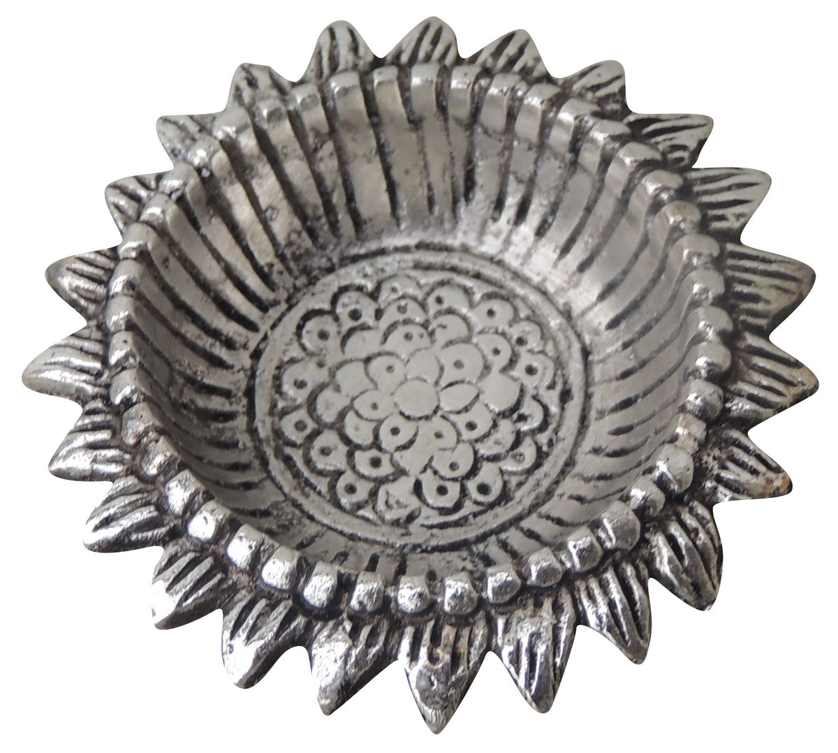 Aluminium Showpiece Suraj Deepak, Oil Lamp - 2.7*2.7*0.6 Inch (AS268 E)