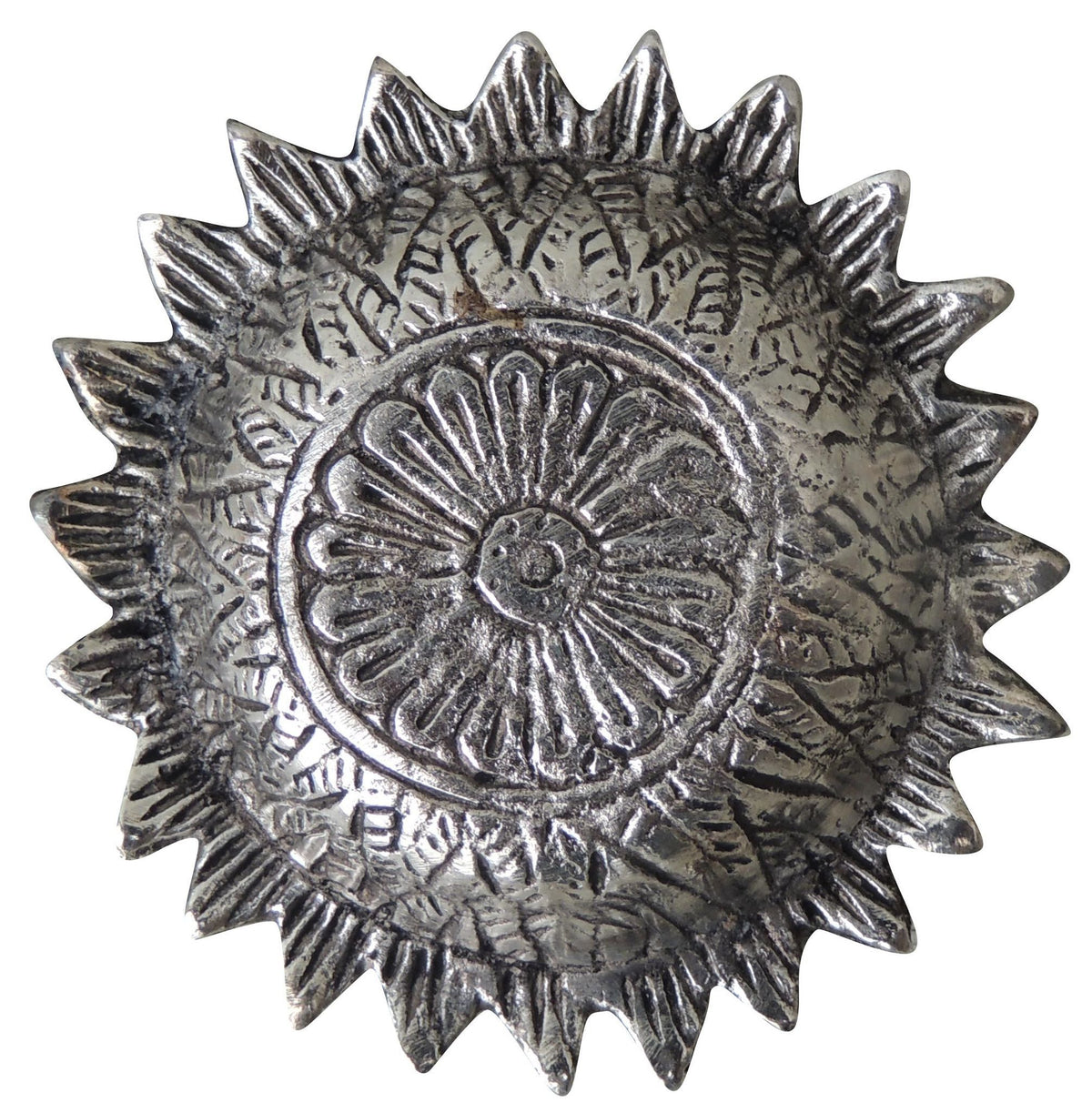 Aluminium Showpiece Suraj Deepak, Oil Lamp - 2.7*2.7*0.6 Inch (AS268 E)