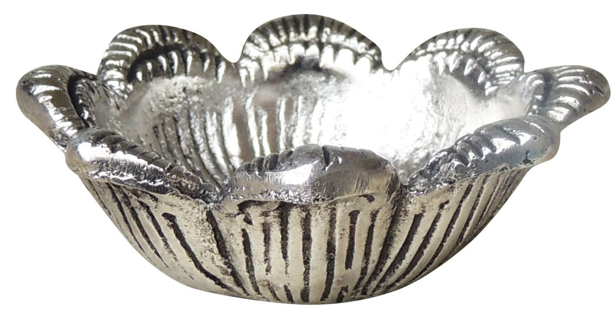 Aluminium Showpiece Flower Deepak, Oil Lamp - 2.6*2.6*1 Inch (AS268 F)