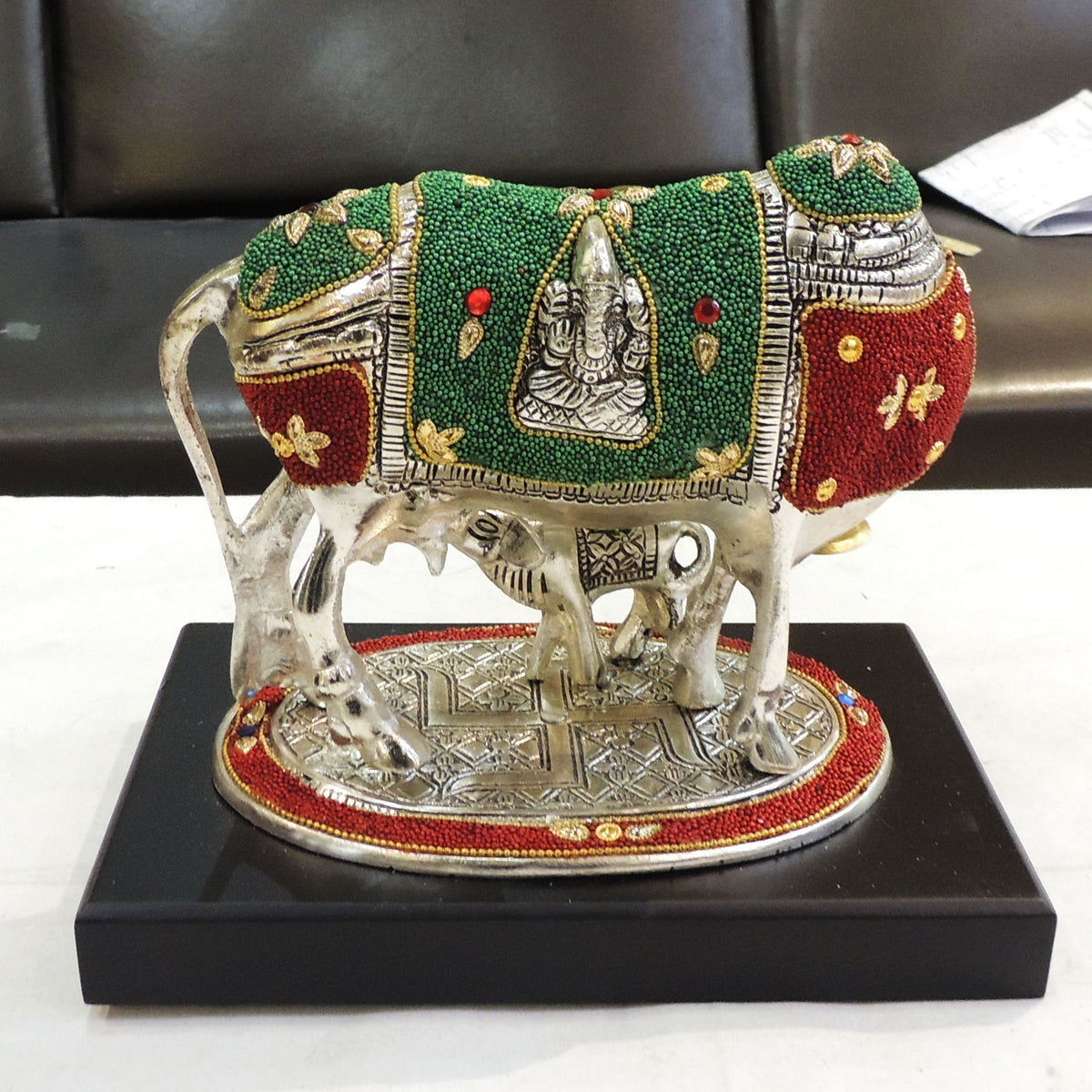 Aluminium Showpiece Cow & Calf Statue Gift Set (AS531 G)