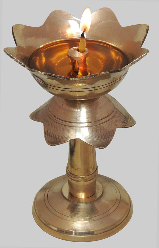 Kamal Stand Deepak No. 0 - 2.6*2.6*3.5 inch (F634 A)