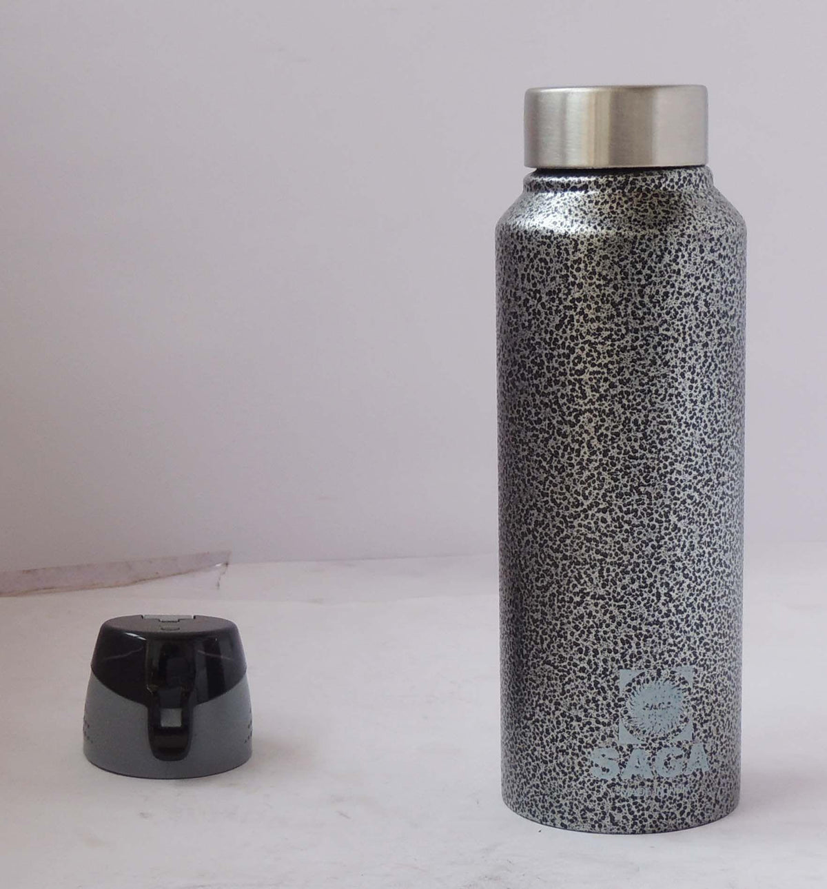 Vacume Magnam Bottle 550 ML - 2.8*2.8*8.5 inch (S046 A)