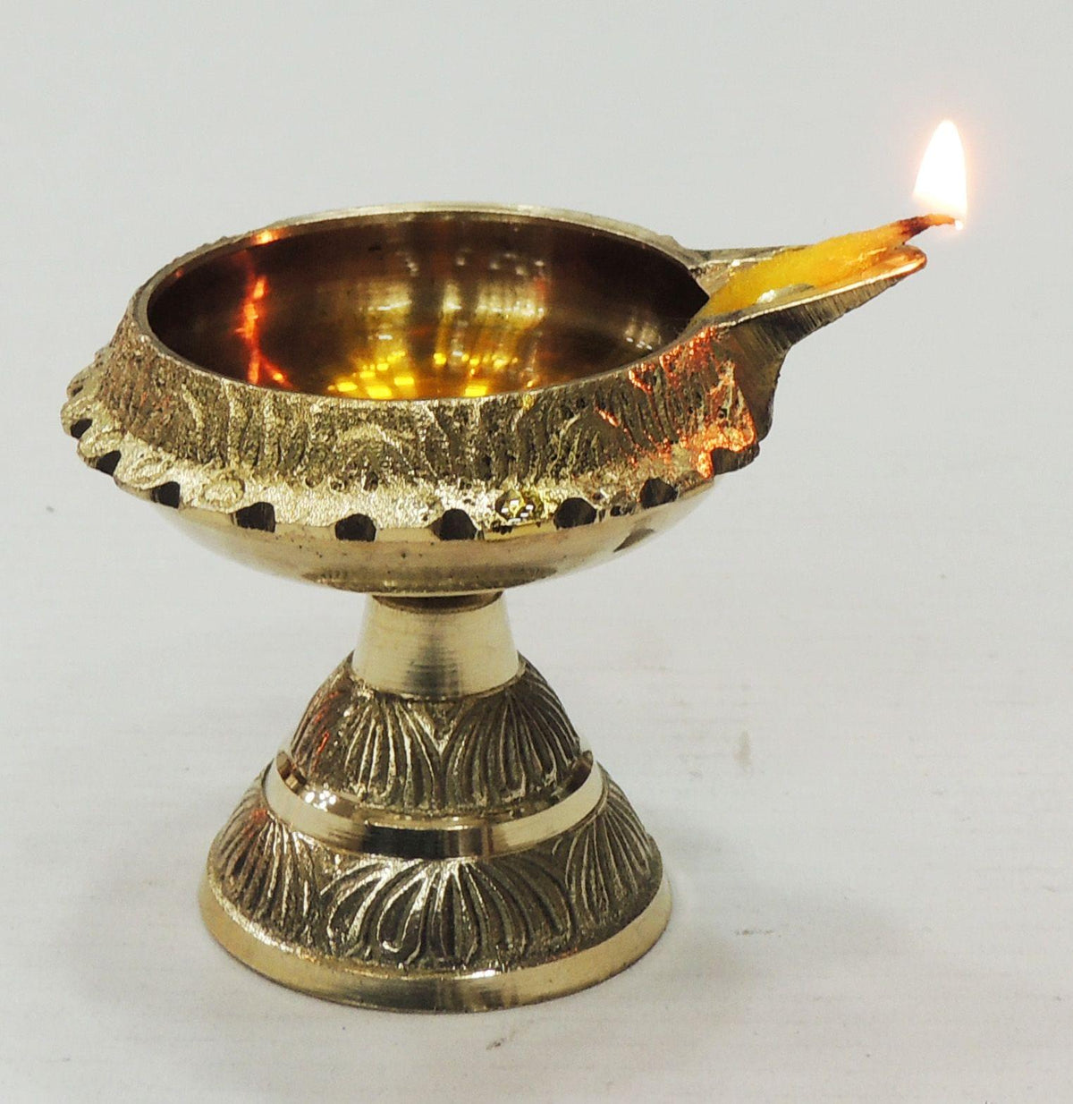 Stand Kuber Deepak No. 2 - 3*2.5*2.4 inch (Z194 D)
