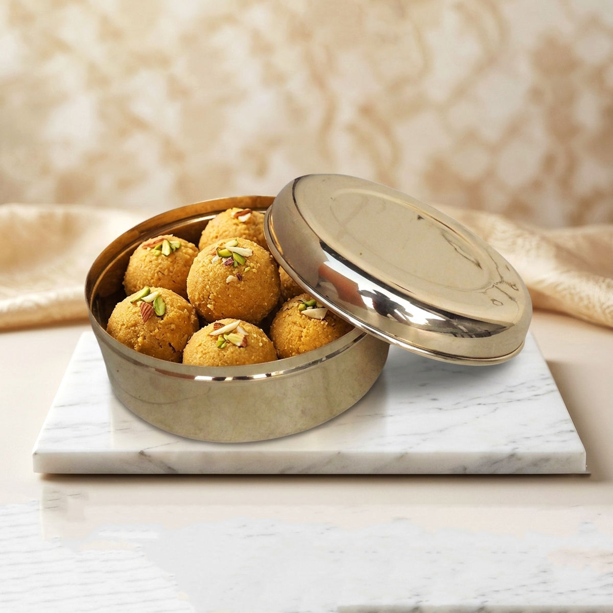 Brass Roti Box, Katordan - 7.3*7.3*3 Inch (Z586 E)