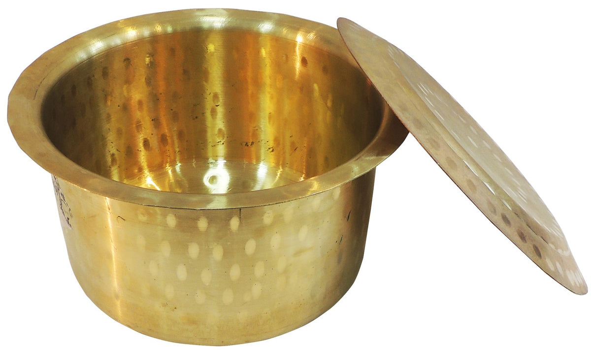 Brass Kitchen Purpose Bhagona With Lid, Capacity : 3 Liter - 9.1*9.1*5 Inch (Z637 D)